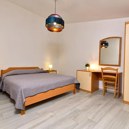 Mauricio 2432 Fažana